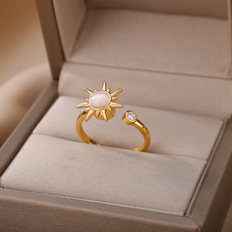 Anel Sol Rotativo de Opala (Banhado a Ouro 18K)