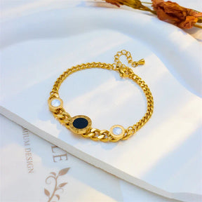 Pulseira Charm Round com Fecho de Pérola (Banhado Ouro 18K)