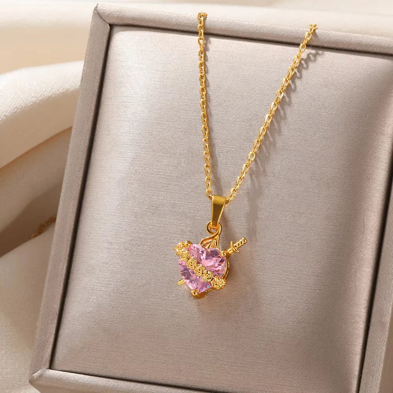 Colar Coração de Zircônia Rosa (Banhado a Ouro 18K)