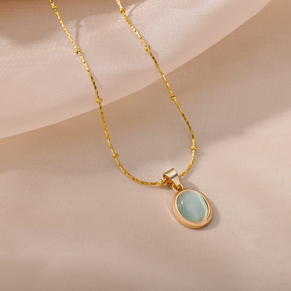 Colar Oval de Pedra Opala (Banhado a Ouro 18K)