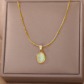 Colar Oval de Pedra Opala (Banhado a Ouro 18K)