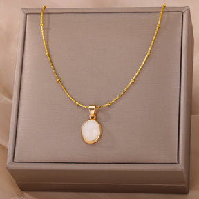 Colar Oval de Pedra Opala (Banhado a Ouro 18K)