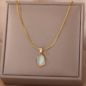 Colar Oval de Pedra Opala (Banhado a Ouro 18K)