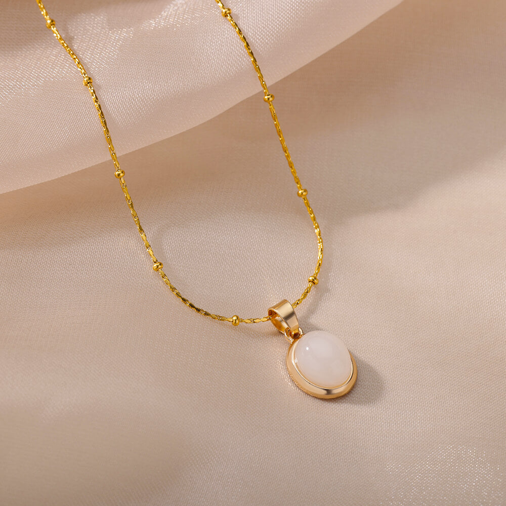 Colar Oval de Pedra Opala (Banhado a Ouro 18K)