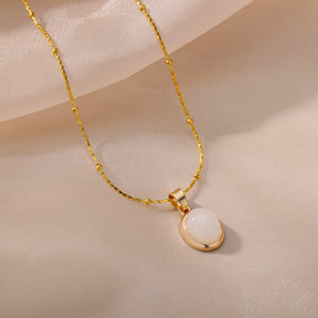 Colar Oval de Pedra Opala (Banhado a Ouro 18K)